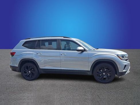 Used 2022 Volkswagen Atlas SE w/ Black Wheel Package FWD image 3