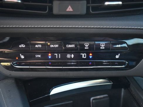 Used 2023 Buick Envision Essence w/ Sport Touring Package image 34