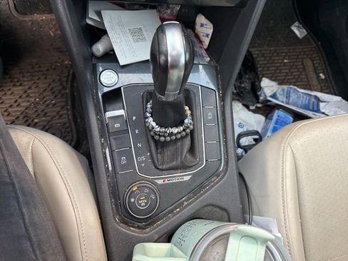 Used 2018 Volkswagen Tiguan SEL image 26