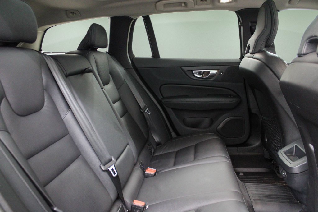 Certified 2023 Volvo V60 B5 Cross Country Plus w/ Climate Package AWD/4WD image 27