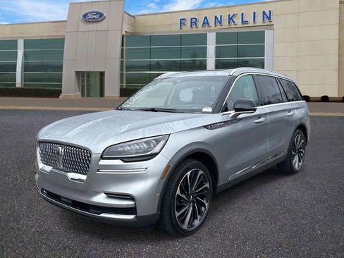 Certified 2023 Lincoln Aviator Reserve w/ Equipment Group 201A image 3
