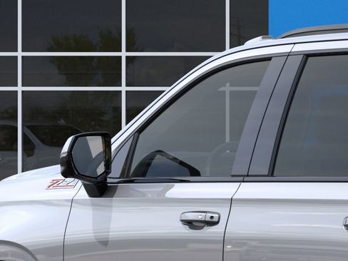 New 2026 Chevrolet Suburban Z71 AWD/4WD image 12