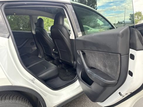 Used 2020 Tesla Model Y Long Range AWD/4WD image 34
