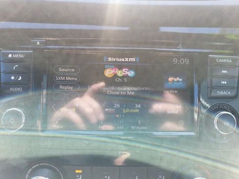 Used 2020 Nissan Rogue S image 12