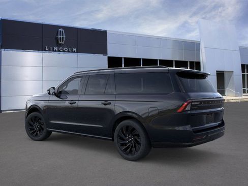 New 2026 Lincoln Navigator L Reserve w/ Jet Appearance Package AWD/4WD image 4