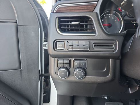 Used 2021 Chevrolet Tahoe Z71 image 18