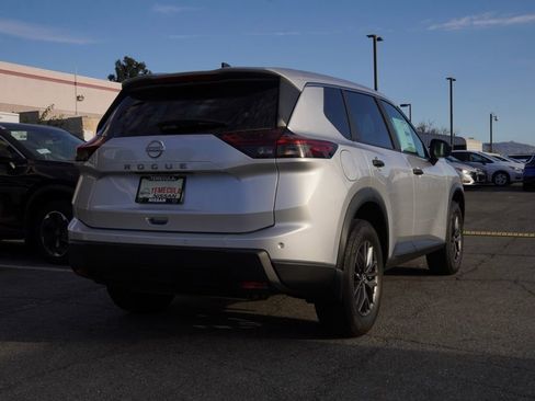 New 2025 Nissan Rogue S image 4