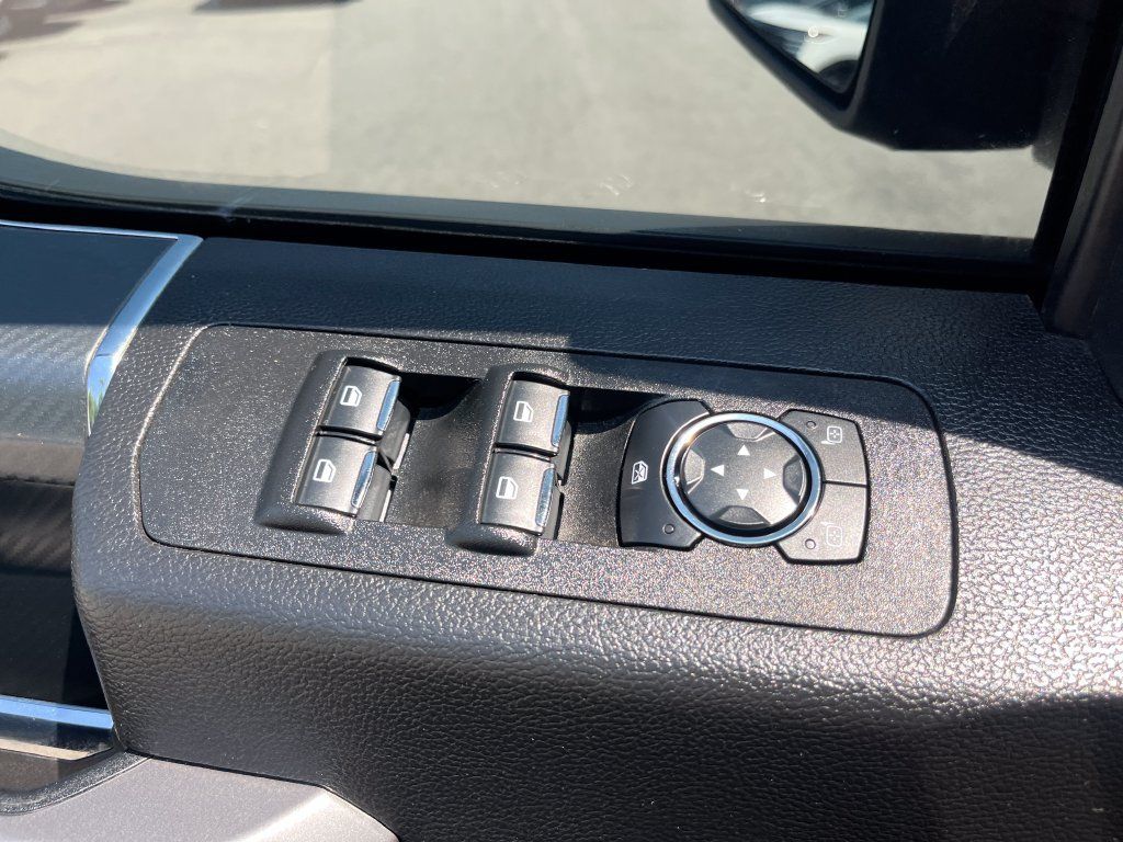 Used 2019 Ford F150 XLT w/ Equipment Group 302A Luxury AWD/4WD image 12