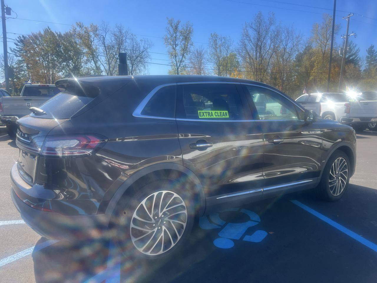 Used 2019 Lincoln Nautilus Reserve AWD/4WD image 3
