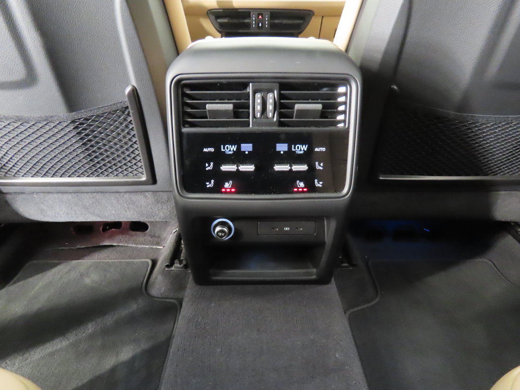 Used 2025 Porsche Cayenne S AWD/4WD image 34
