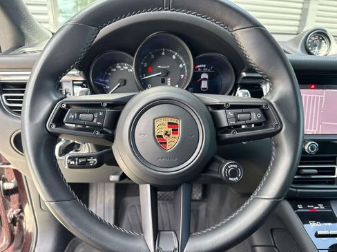 Used 2023 Porsche Macan Turbo image 23