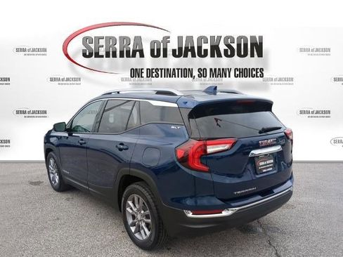Used 2022 GMC Terrain SLT w/ Infotainment Package II FWD image 7