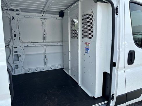 Used 2023 RAM ProMaster 2500 w/ Driver Convenience Group FWD image 23