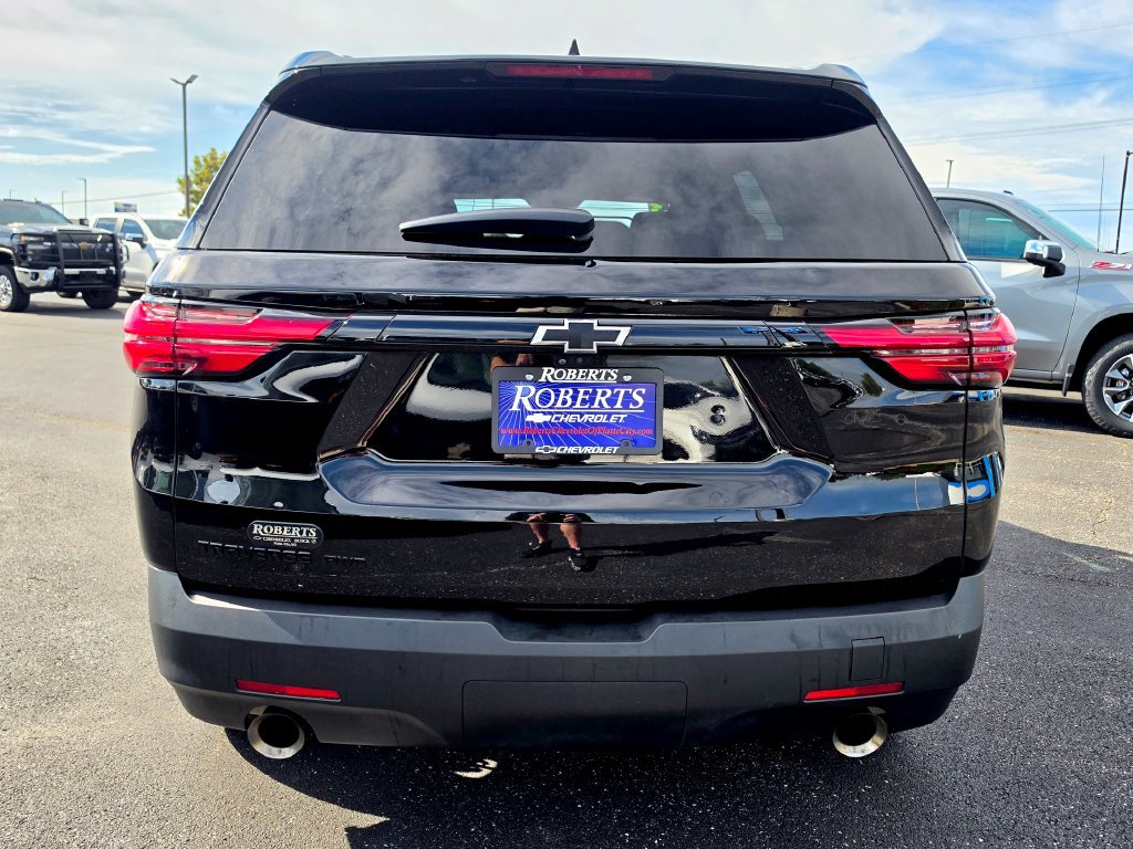 Used 2023 Chevrolet Traverse LT w/ LT Premium Package AWD/4WD image 5