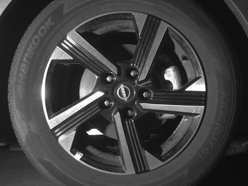Used 2025 Nissan Sentra SV FWD image 13