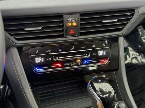 New 2026 Volkswagen Jetta SE FWD image 17