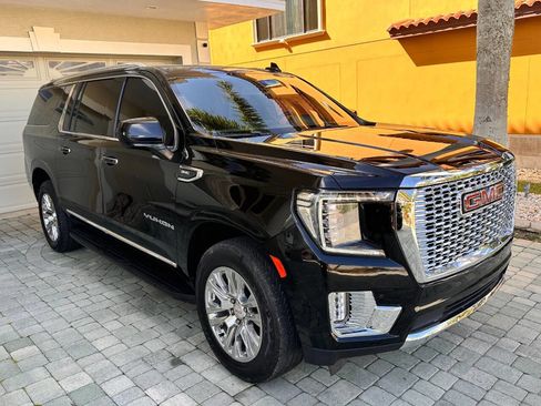 Used 2021 GMC Yukon XL SLT AWD/4WD image 34