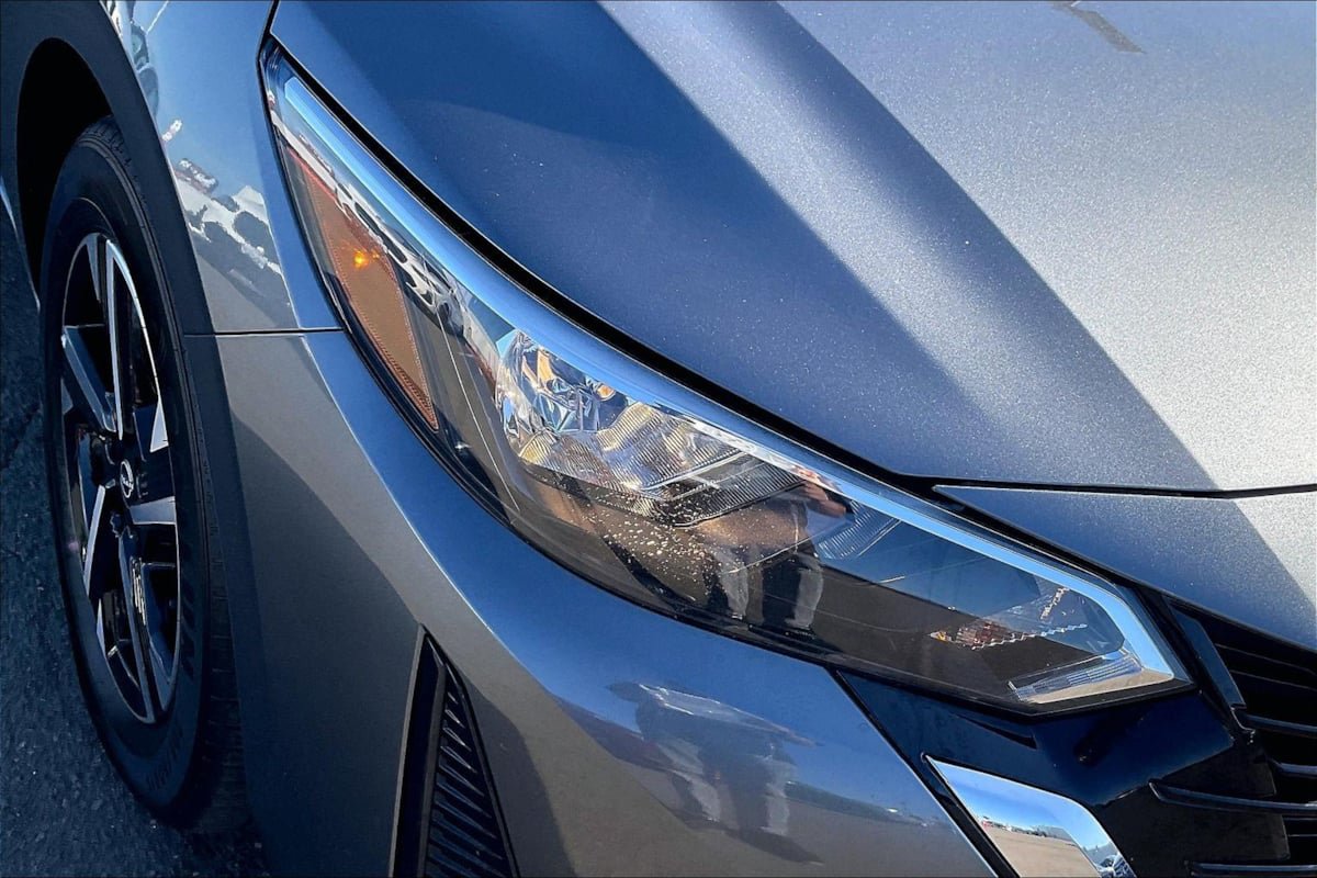 Used 2025 Nissan Sentra SV FWD image 25
