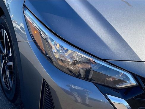 Used 2025 Nissan Sentra SV FWD image 25