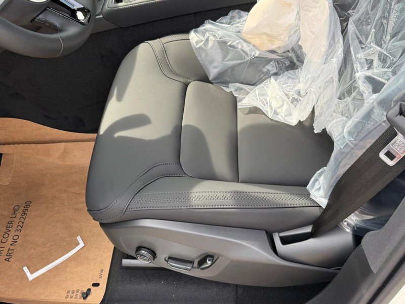 New 2027 Volvo XC90 B6 Plus AWD/4WD image 13