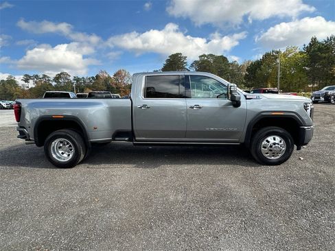 New 2026 GMC Sierra 3500 Denali w/ Denali Reserve Package image 5