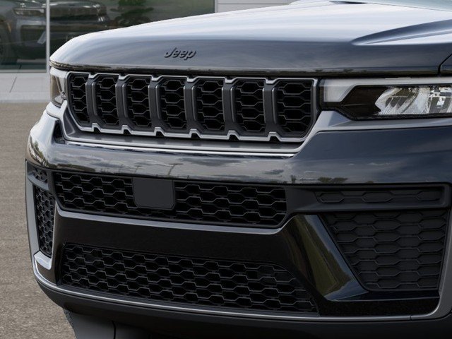 New 2027 Jeep Grand Cherokee Altitude AWD/4WD image 11
