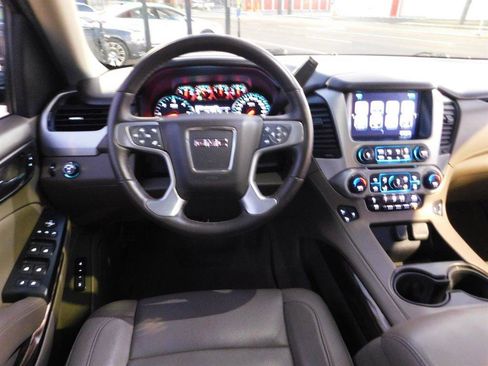 Used 2017 GMC Yukon XL SLT image 13