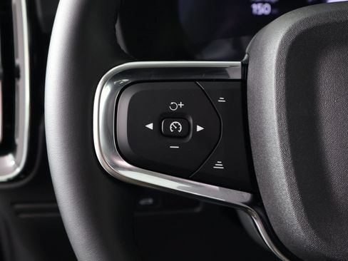 Certified 2026 Volvo XC40 B5 Plus AWD/4WD image 10