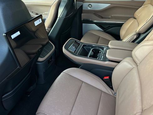 New 2025 Lincoln Navigator L Black Label image 11