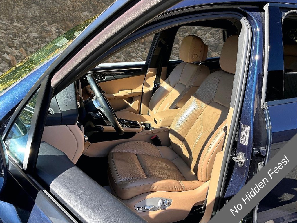 Used 2020 Porsche Macan AWD/4WD image 21