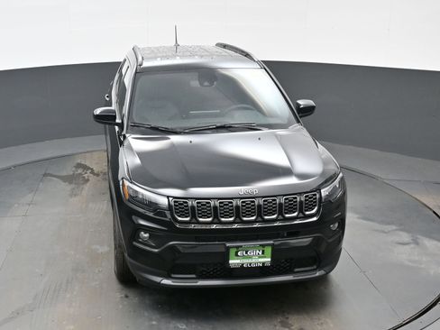 New 2026 Jeep Compass Latitude AWD/4WD image 25