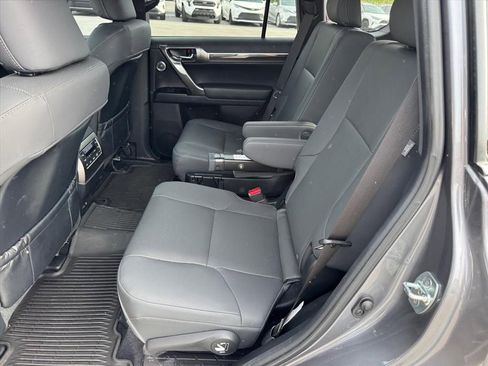 Used 2023 Lexus GX 460 Premium w/ Accessory Package AWD/4WD image 10