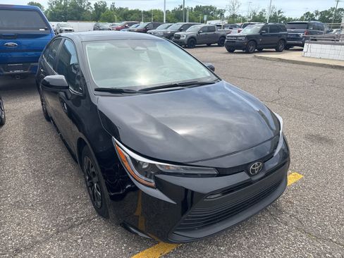 Used 2024 Toyota Corolla LE FWD image 9