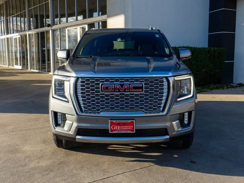Used 2022 GMC Yukon Denali image 2