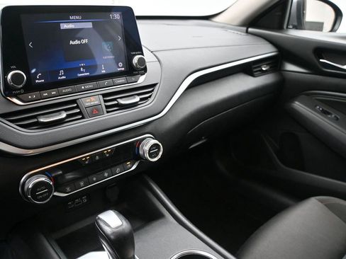 Used 2019 Nissan Altima 2.5 SV FWD image 4