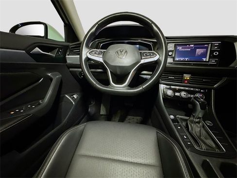 Used 2022 Volkswagen Jetta SE image 34