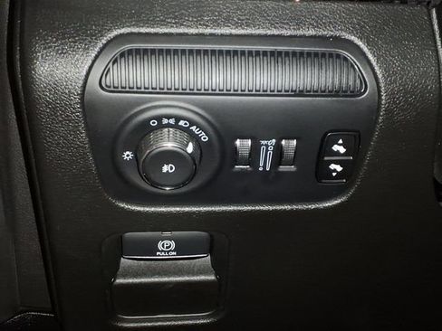 Certified 2024 Jeep Wagoneer L Series III w/ Flexible Seating Group AWD/4WD image 13