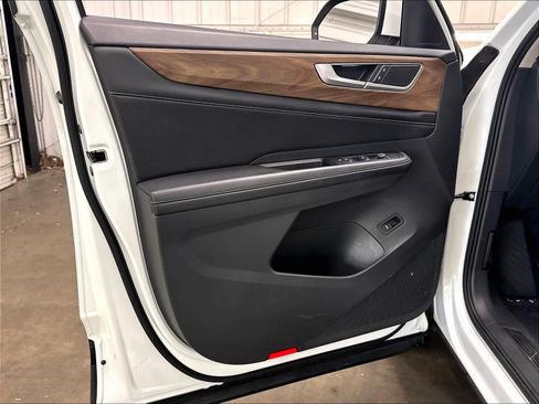 Used 2024 Volkswagen Atlas SE w/ Panoramic Sunroof Package AWD/4WD image 23
