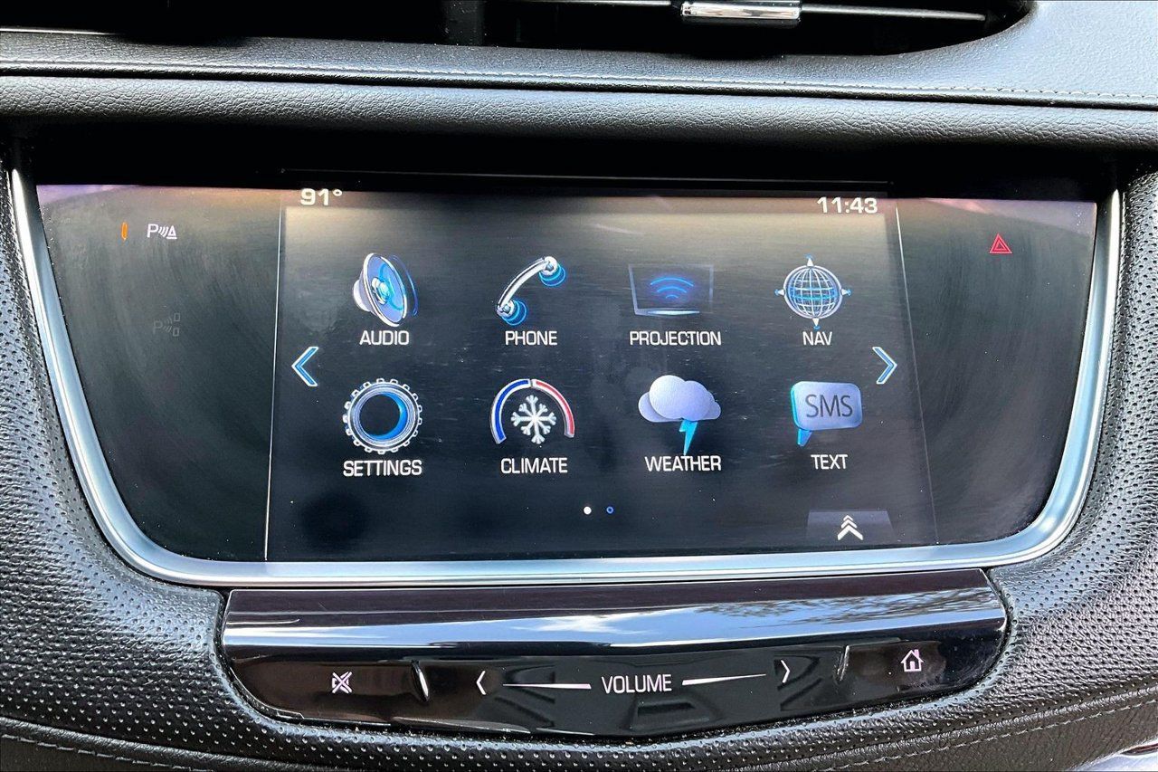 Used 2017 Cadillac XT5 Luxury w/ Driver Awareness Package FWD image 24