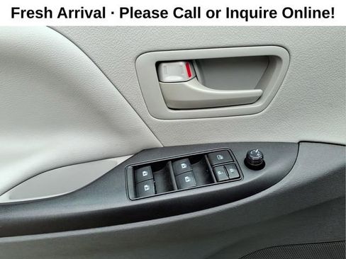 Used 2020 Toyota Sienna L FWD image 11