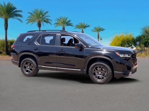 Used 2024 Honda Pilot TrailSport image 7