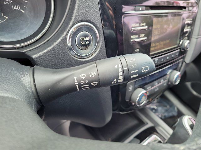 Used 2017 Nissan Rogue SV FWD image 25