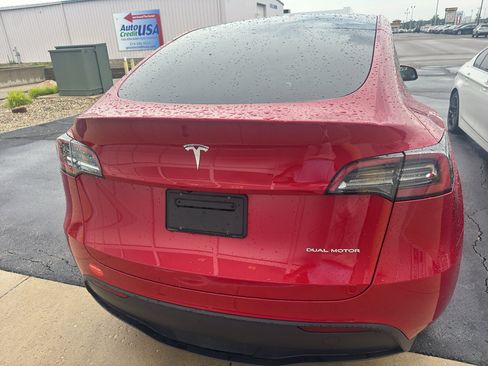 Used 2023 Tesla Model Y Long Range AWD/4WD image 14