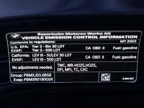 Used 2023 BMW X7 xDrive40i w/ M Sport Package AWD/4WD image 38