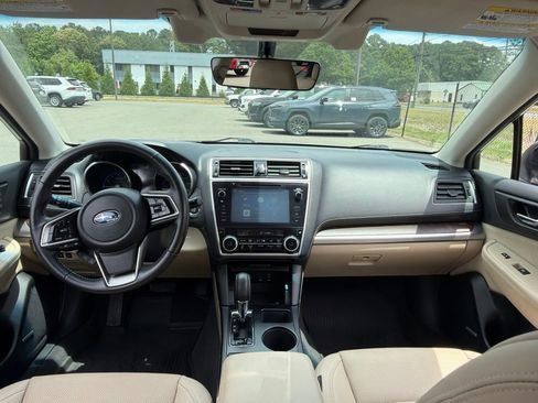 Used 2018 Subaru Outback 2.5i Limited AWD/4WD image 8