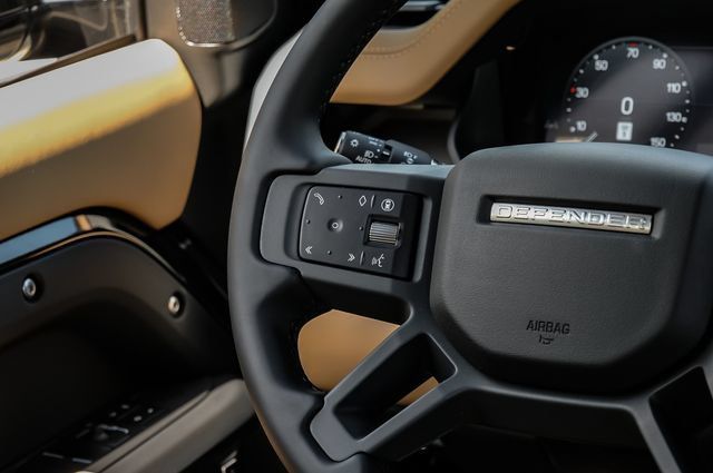 New 2026 Land Rover Defender 110 X-Dynamic SE AWD/4WD image 24