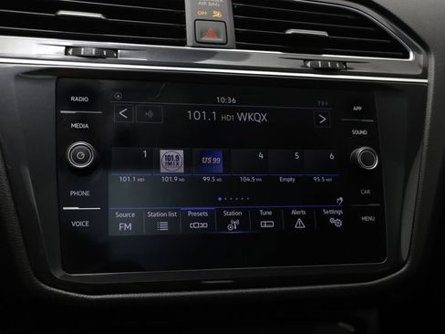 Certified 2023 Volkswagen Tiguan SE R-Line FWD image 8