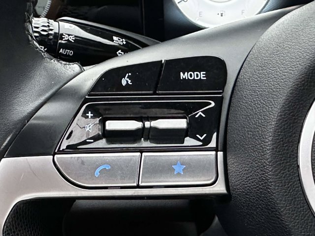 Used 2024 Hyundai Elantra Limited FWD image 28