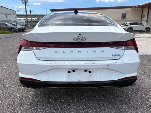 Used 2023 Hyundai Elantra Limited FWD image 4