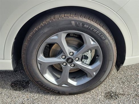 Used 2024 Ford Escape ST-Line w/ Equipment Group 301A image 7